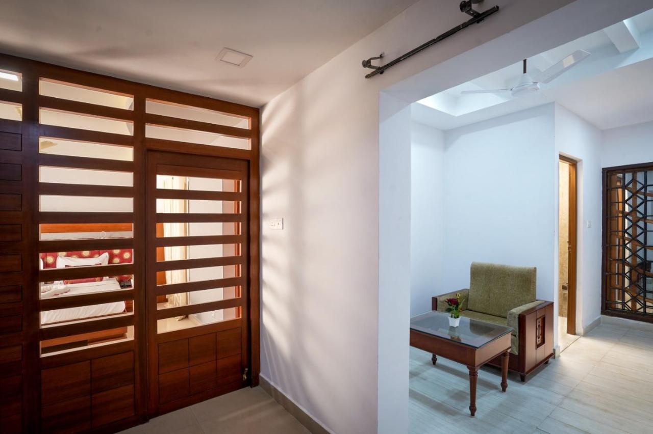 Hotel Empire Residency Tiruvalla Exterior foto