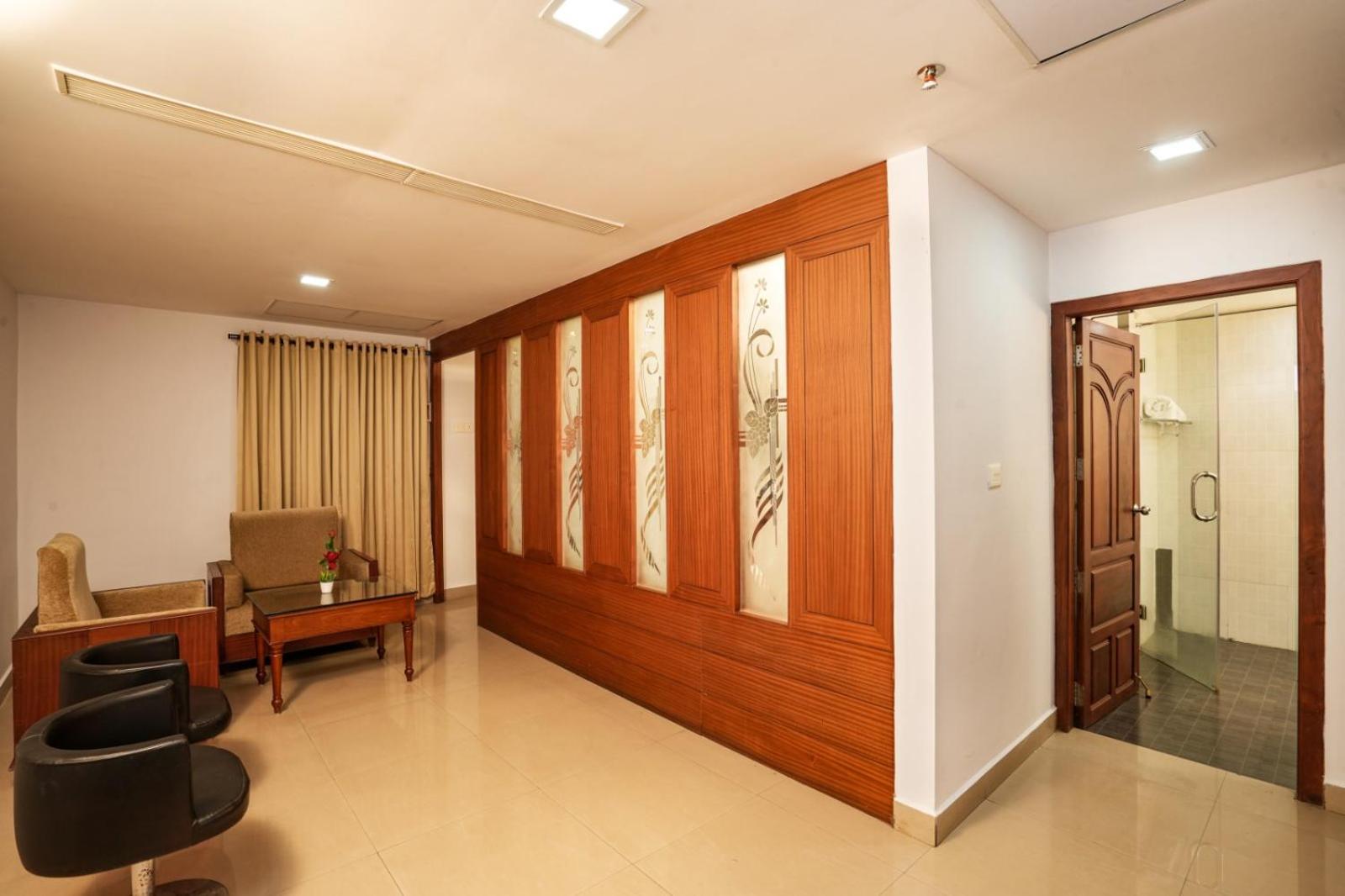 Hotel Empire Residency Tiruvalla Exterior foto