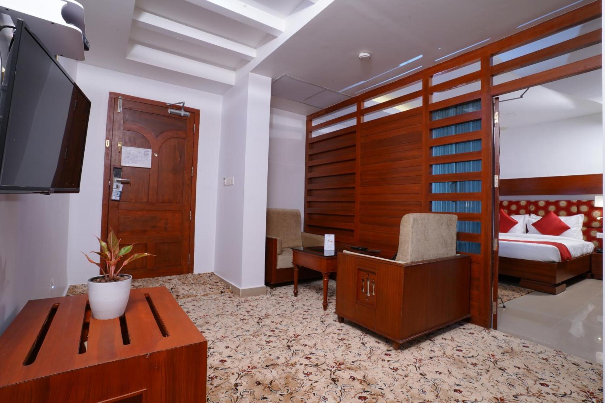 Hotel Empire Residency Tiruvalla Exterior foto