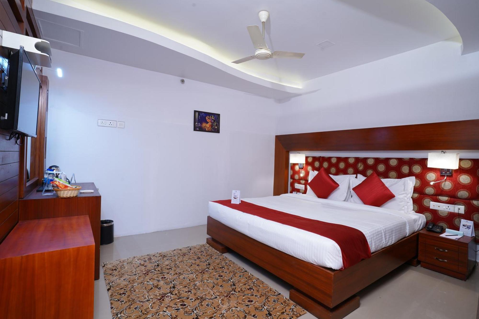 Hotel Empire Residency Tiruvalla Exterior foto